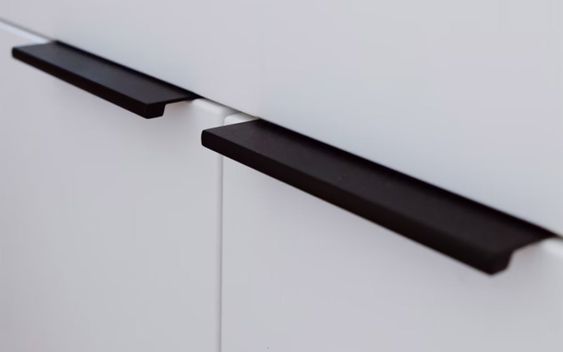 Contemporary Edge Pull